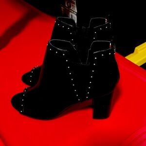Leather booties black